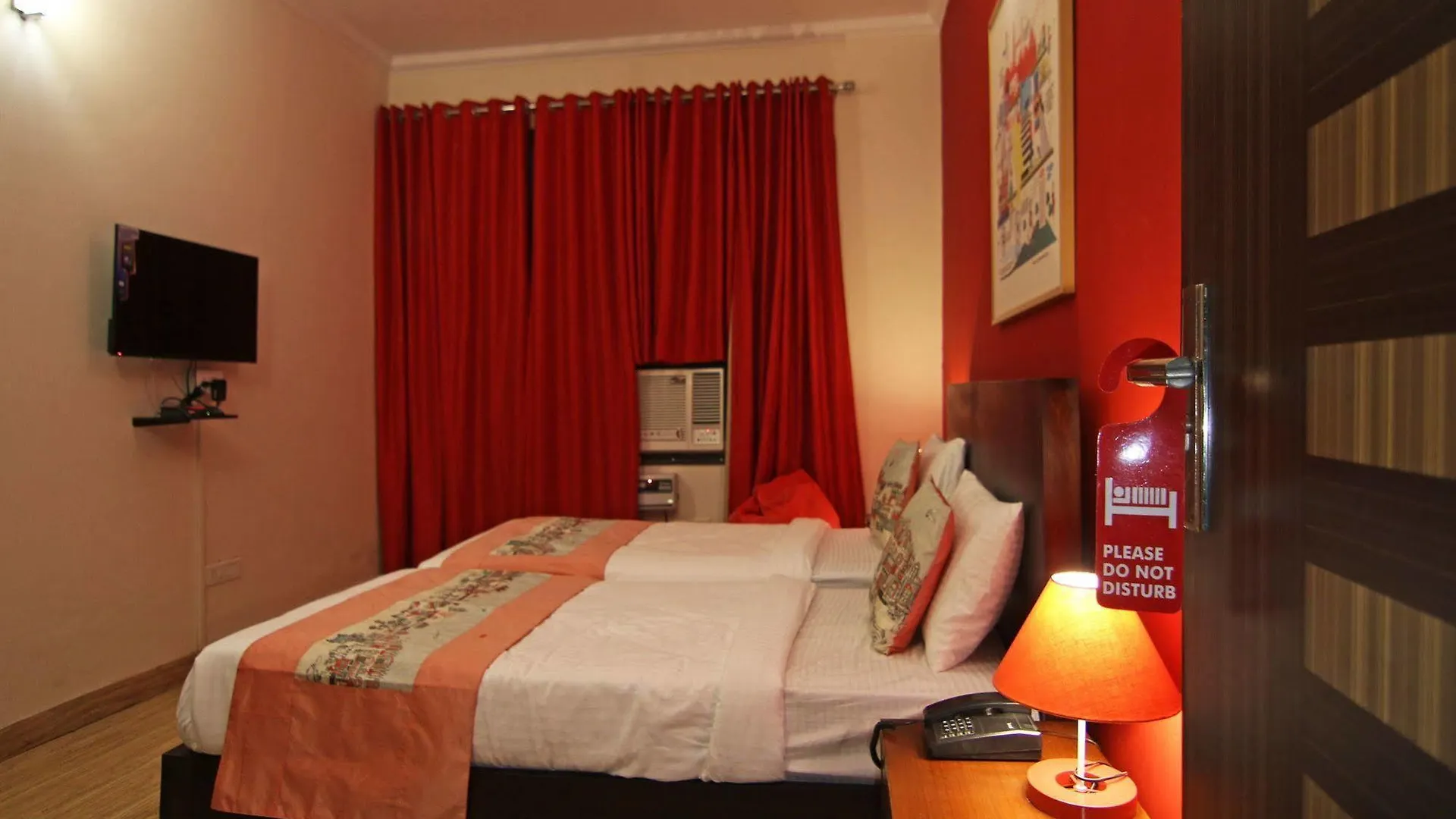Townhouse Unitech Cyber Park Gurgaon Near Omaxe Celebration Mall Hotel