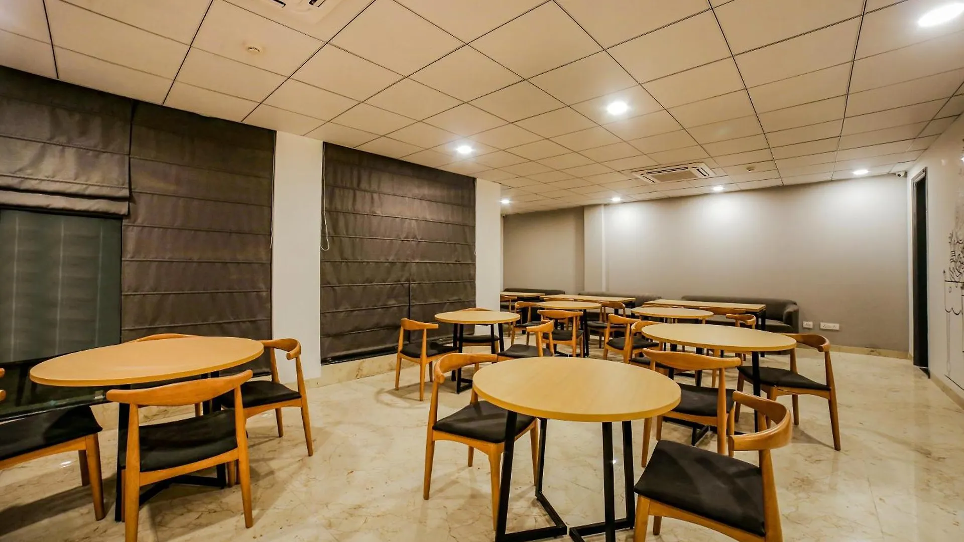 Townhouse Unitech Cyber Park Gurgaon Near Omaxe Celebration Mall