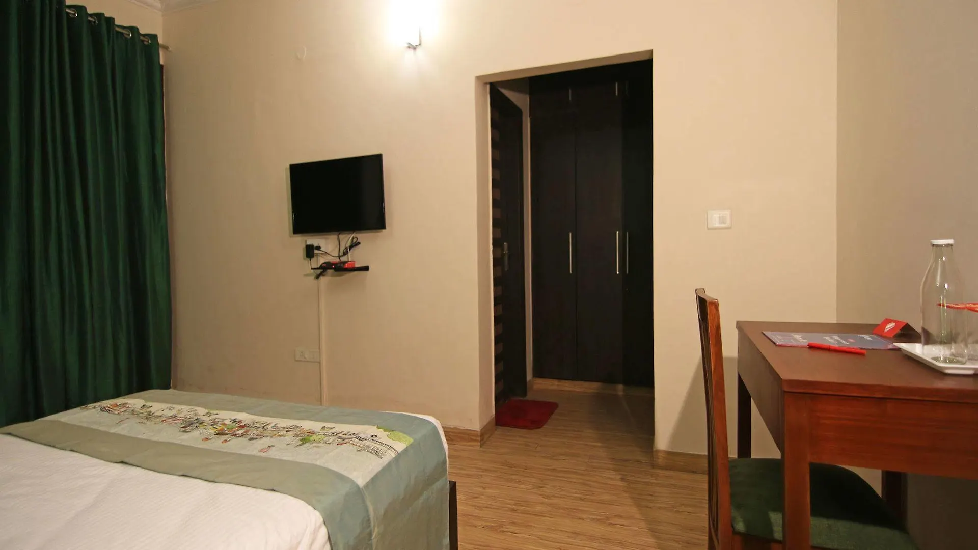 Ξενοδοχείο Townhouse Unitech Cyber Park Gurgaon Near Omaxe Celebration Mall